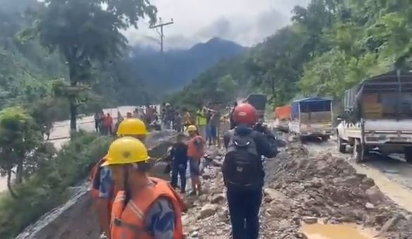 Narayangarh muglingh road landslide1720762231.JPG